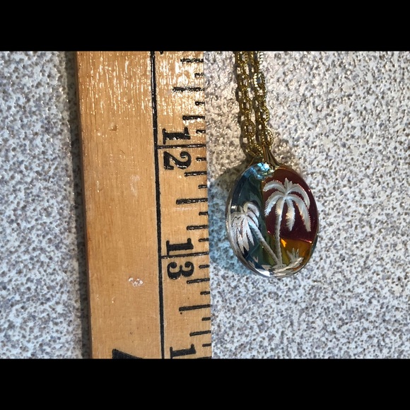 Vintage palm trees 🌴 reverse carved watermelon Heliotrope necklace - Picture 7 of 11